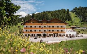 Laguscei Dolomites Mountain Hotel